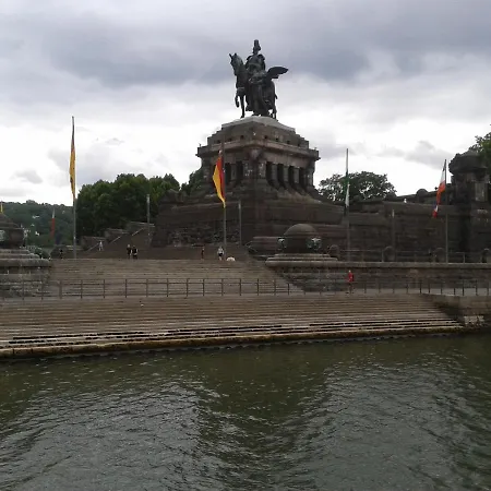 Daire Klemm, /untermosel Burgen (Mayen-Koblenz)